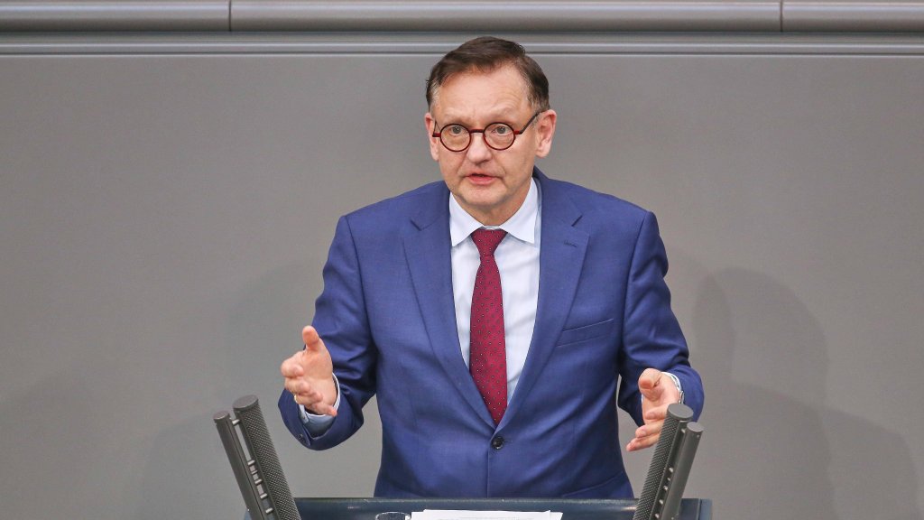 AfD: Beatrix von Storch attackiert Parteikollegen körperlich