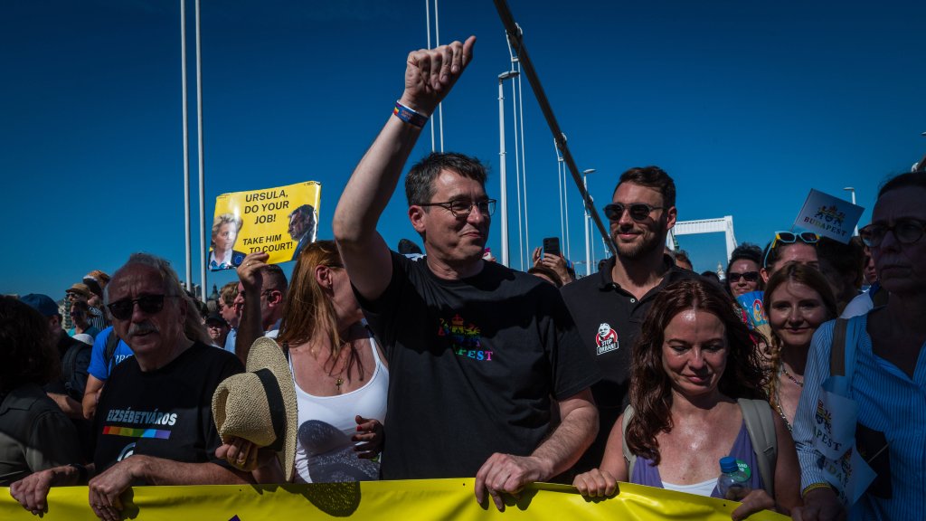 Verfahren in Budapest ausgesetzt 