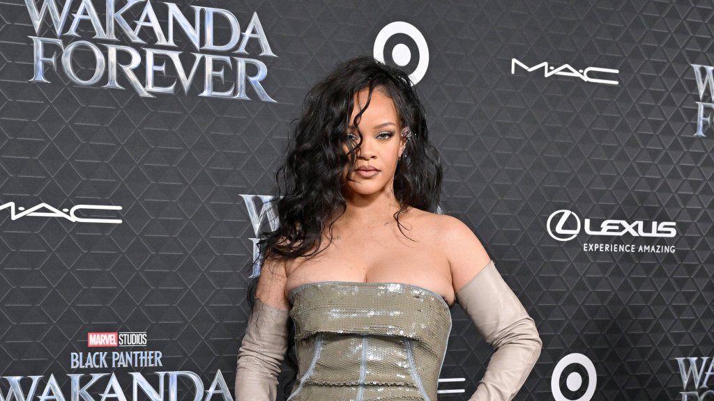 Christian Anders kündigt Plagiatsklage gegen Rihanna an