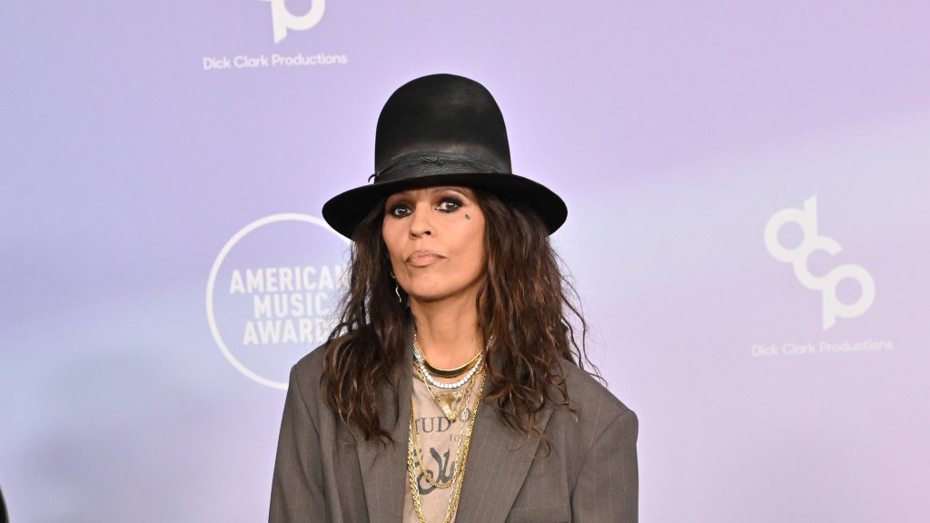 Linda Perry attackiert Madonna als „schwach“