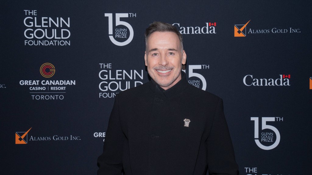 Warnung von David Furnish 