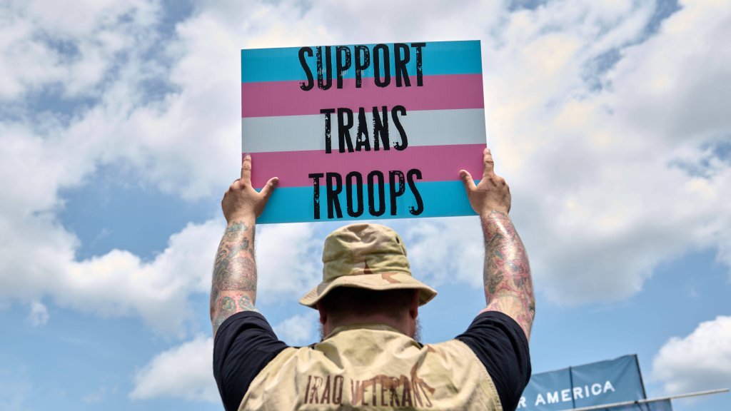 Trans-Verbot im Militär 