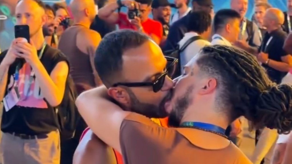 Kiss-In gegen HIV-Stigma
