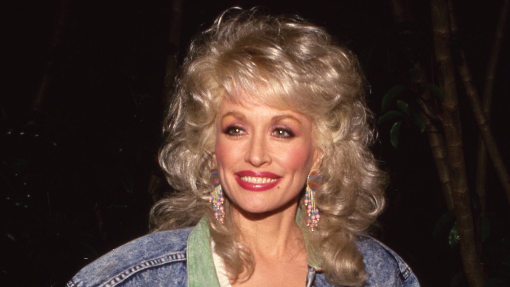 Dolly Parton unterstützte trans* Chauffeur jahrzehntelang 