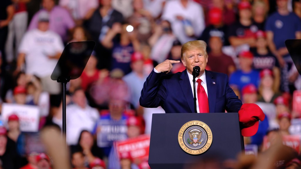 Trump behauptet Reversal-Operationen an Trans-Personen