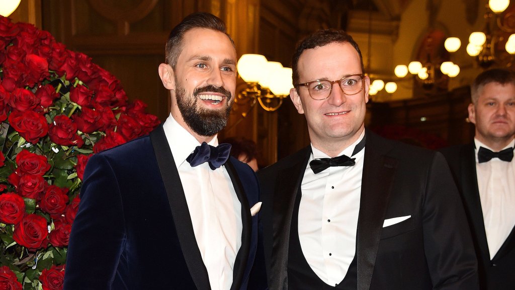 Spahn zurück in Deutschland 