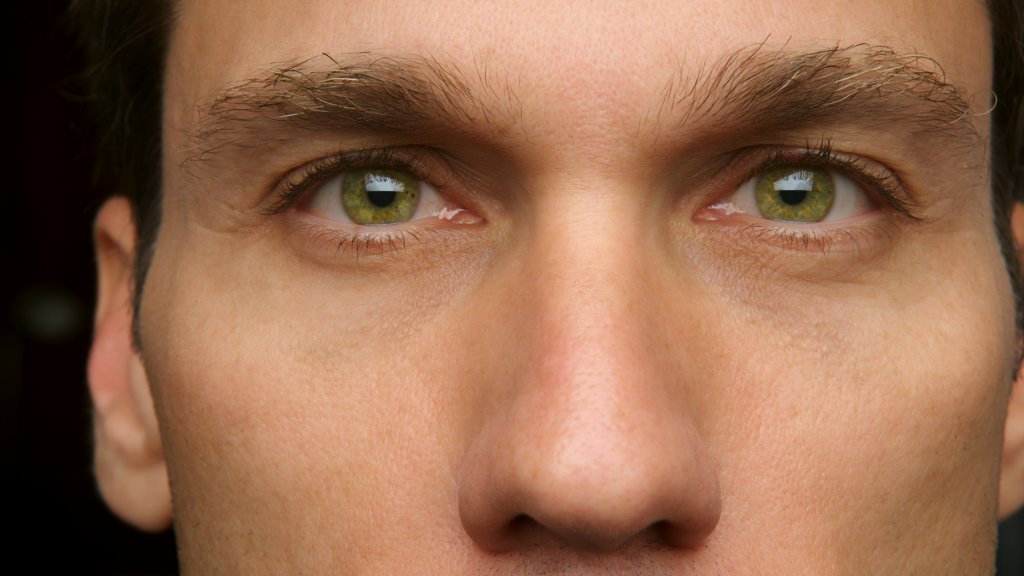 Mann mit grünen Augen