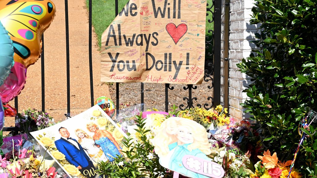 Dolly Parton im engsten Kreis beerdigt