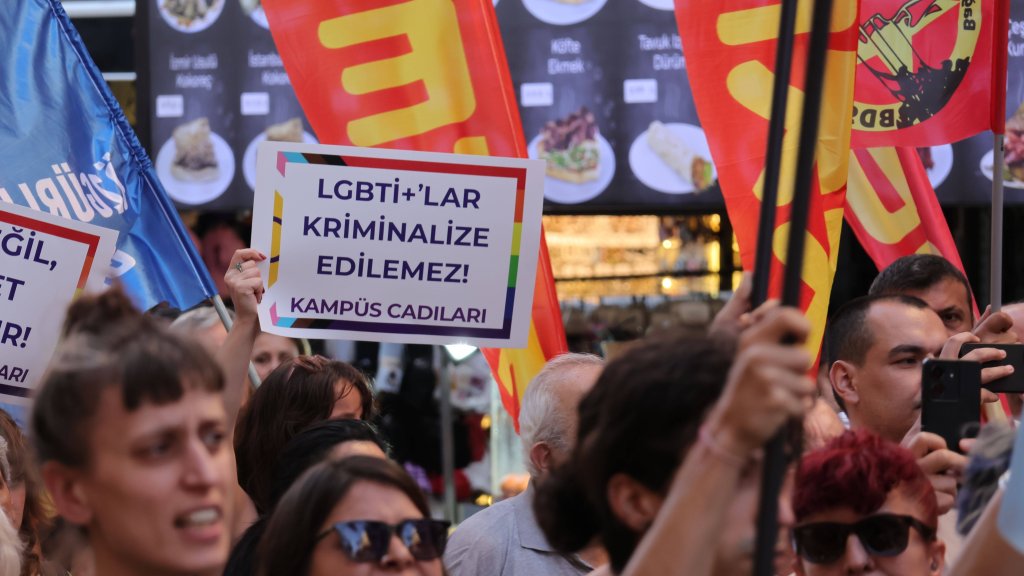 Türkei lässt Inhaftierte frei