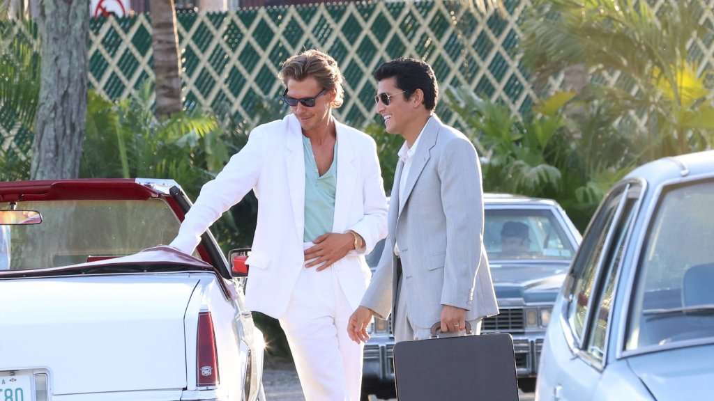 Danny Ramirez rechts neben Austin Butler bei Dreharbeiten zu Miami Vice 85