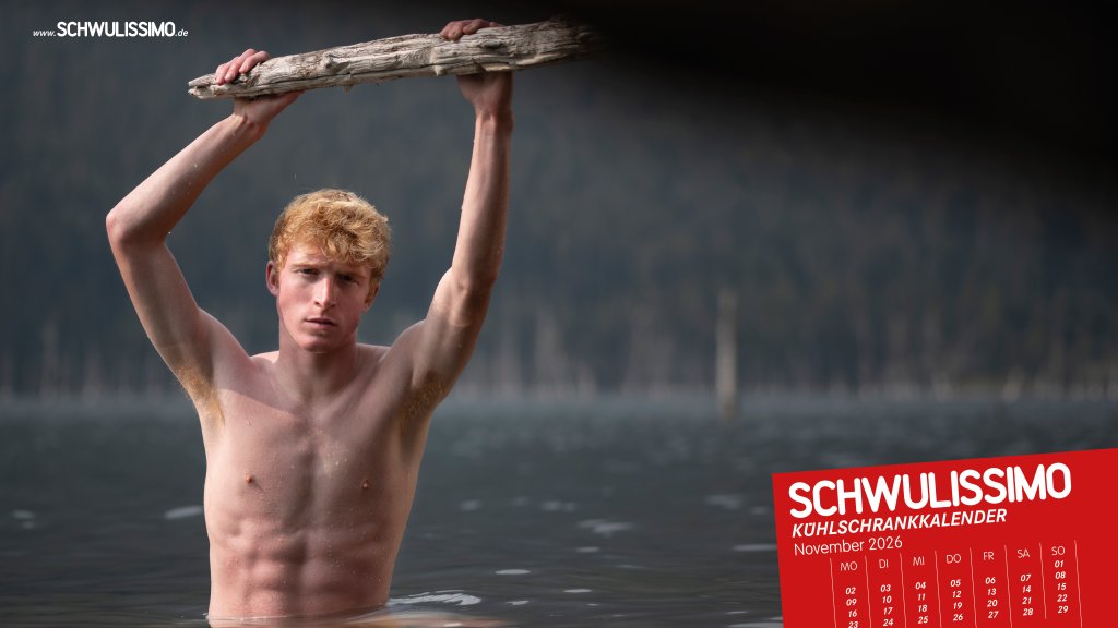 Austin Hould steht im Wasser und hält einen Ast über dem Kopf; rechts das Kalenderblatt für November 2026.