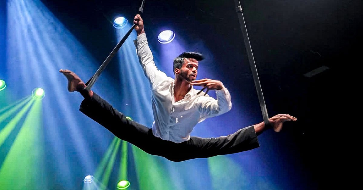 GOP-Variet-Essen-Playback-berraschend-live-bringt-Musik-Akrobatik-und-Glamour-auf-die-B-hne