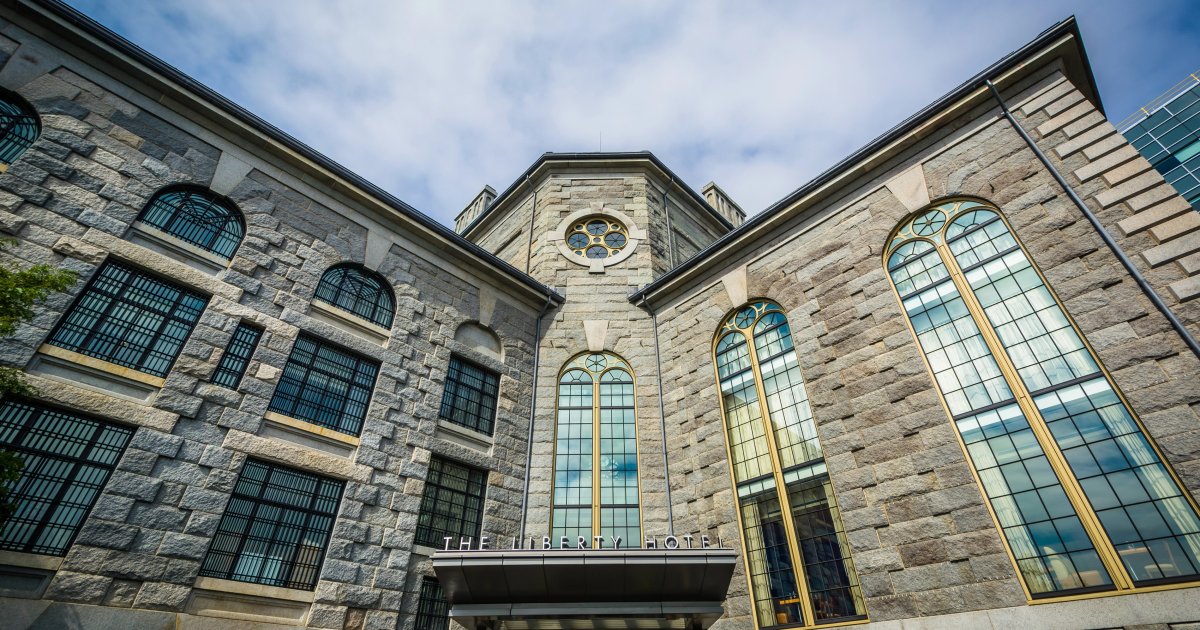 Frau-s-he-zu-maskulin-aus-Boston-Hotel-h-lt-Lesbe-f-r-trans-Person-und-verweist-sie