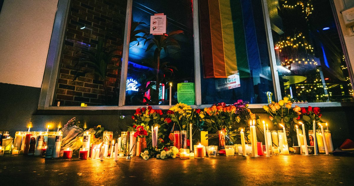 Trag-die-in-Florida-Auto-rast-vor-Schwulenclub-in-Menschenmenge