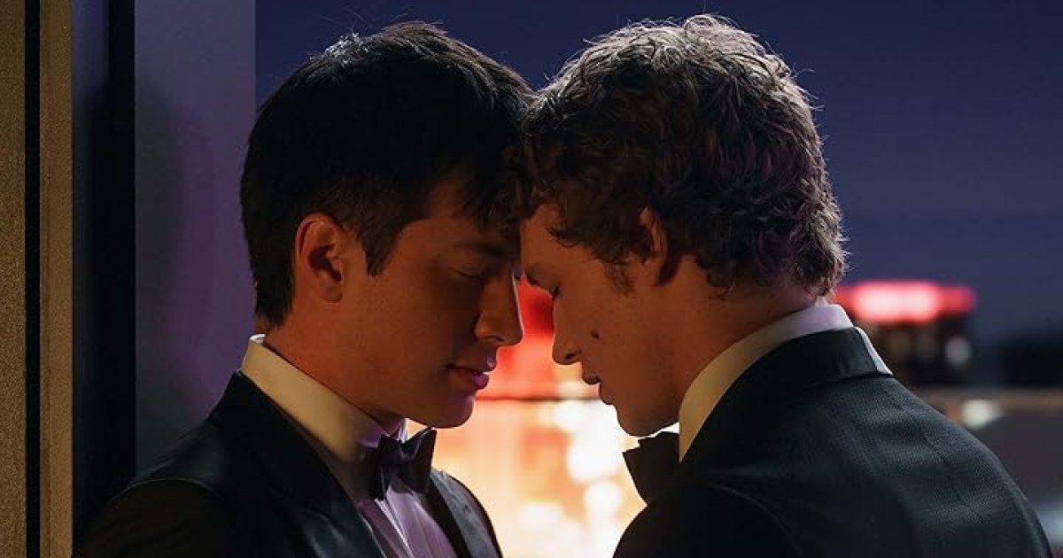 Heated-Rivalry-Schwule-Lovestory-befl-gelt-den-Buchverkauf-der-Reihe