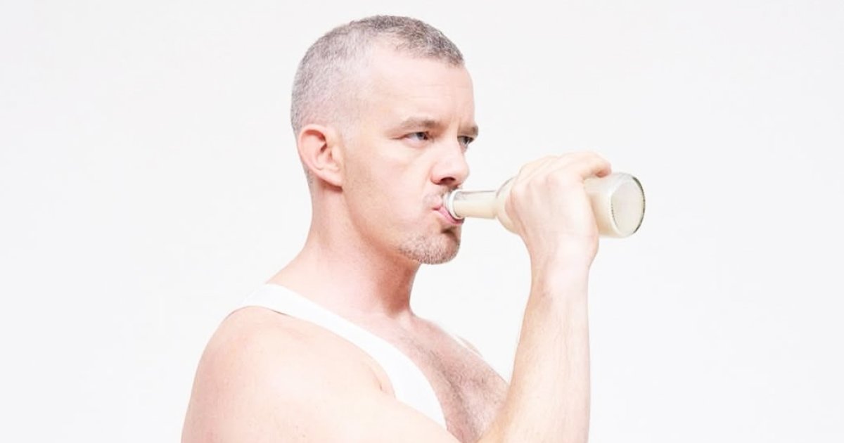 Queerer-Wandel-und-neue-Rollen-Russell-Tovey-posiert-auf-ICON-Cover-in-Lederhosen