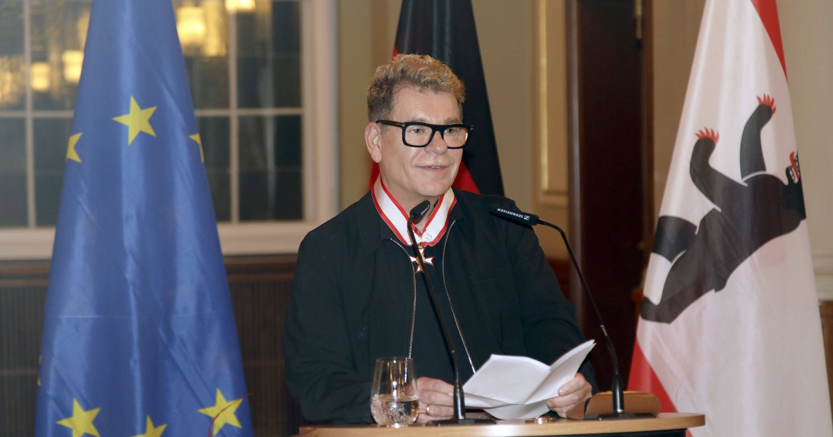 Popgeschichte-und-Abschied-Rosenstolz-Peter-Plate-dankt-in-Verdienstorden-Rede-AnNa-R-