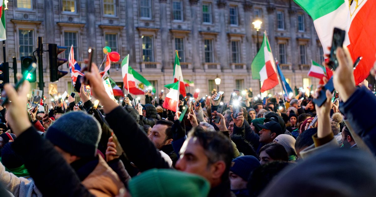 Was-passiert-im-Iran-Queere-Community-fordert-einen-freien-Iran