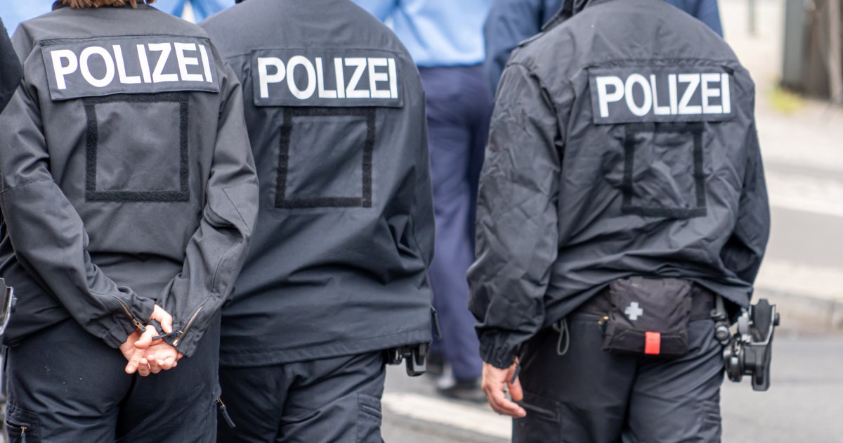 Homophobie-unter-Polizisten-Verfahren-gegen-zwei-angehende-Polizisten-in-Brandenburg