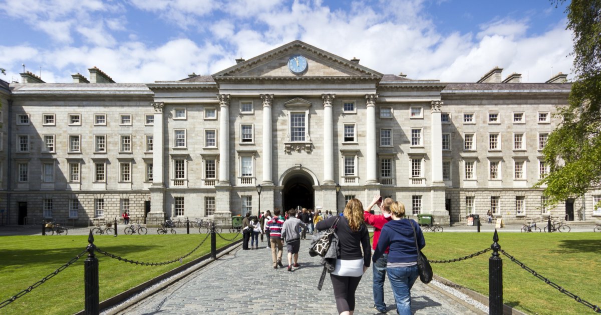 Streit-Debatte-in-Irland-Bildungsministerium-bekr-ftigt-freie-Entscheidung-bei-Pronomen