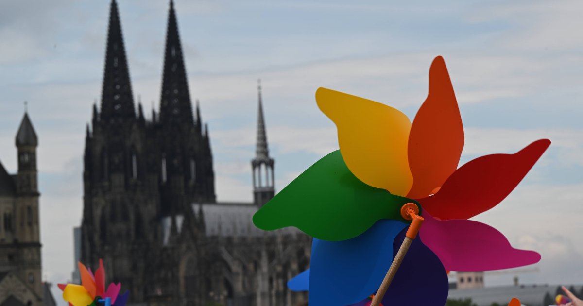 Schwerpunkt-Hasskriminalit-t-LSVD-NRW-will-verst-rkt-gegen-Angriffe-auf-LGBTIQ-vorgehen