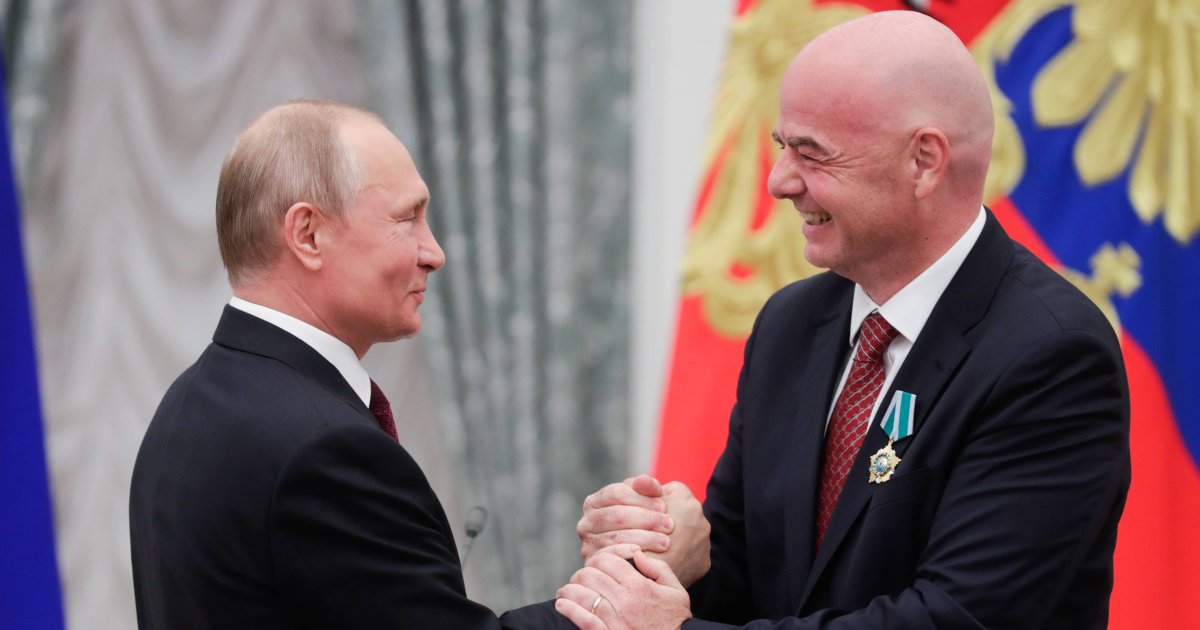Gianni-Infantino-hofiert-Putin-FIFA-Chef-macht-sich-f-r-Russland-im-Weltfu-ball-stark