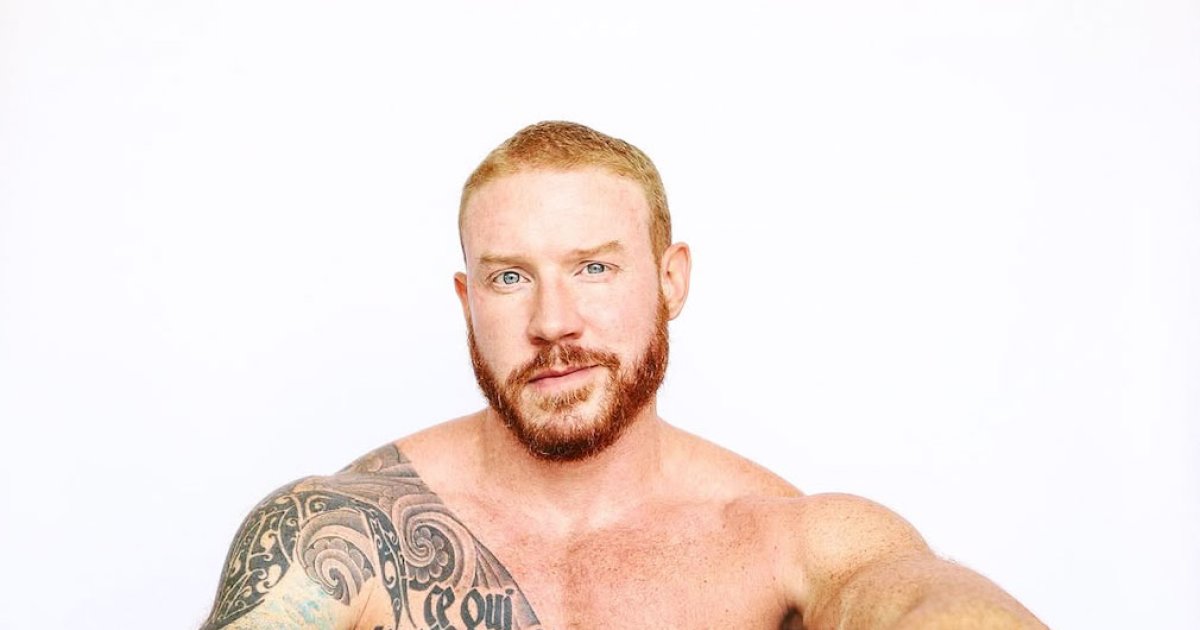 Kurz-vor-Boarding-gestoppt-Adult-Star-Eddie-Burke-mit-Sack-voller-Drogen-