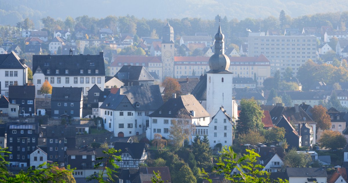 Aufregung-um-Regenbogentreppe-Konservative-und-Rechte-kritisieren-CDU-in-Arnsberg