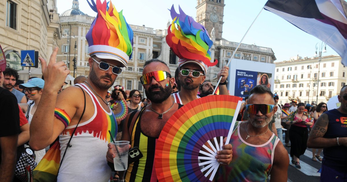 Rekorde-beim-Rom-Pride-Massenandrang-in-Rom-Regenbogen-trotz-Hitze