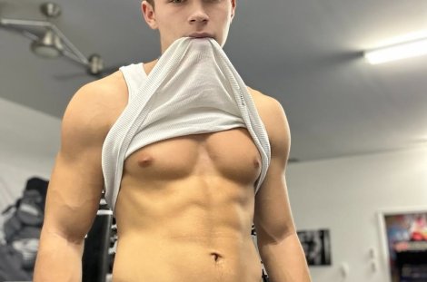 Ein Top für 1000 Bottoms? @ Instagram / drakevonzx