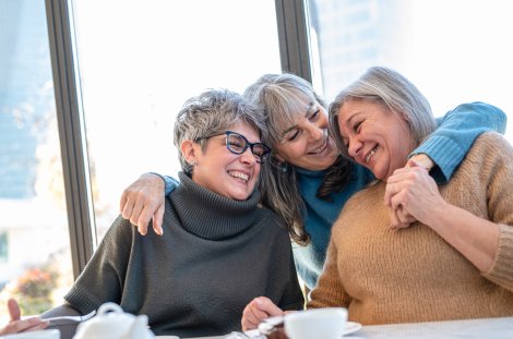 Ältere Frauen in einem Café (Smbolbild) // © Andrea Migliarini