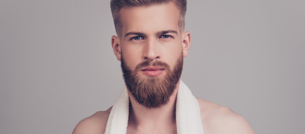 Vollbartträger vor // © Deagreez