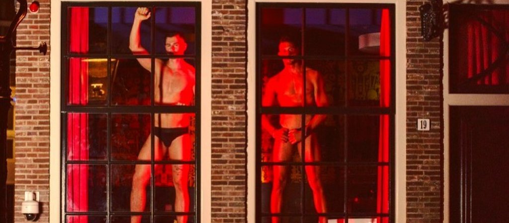 Männer erobern Amsterdamer Rotlicht-Fenster // © My Red Light