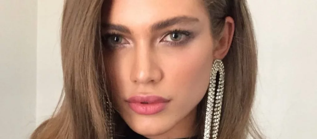 Valentina Sampaio Is The First Transgender Sports Illustrated Swimsuit Model Neogaf