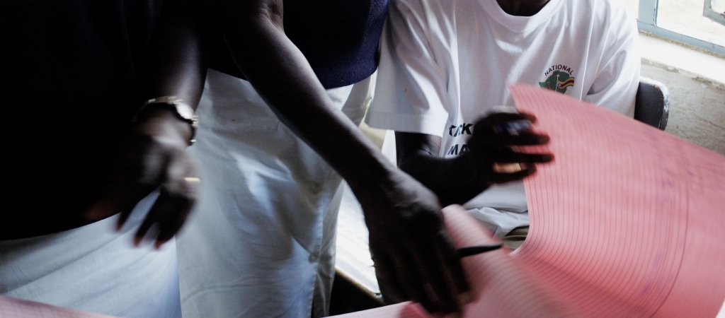 Simbabwe schafft Strafen für Menschen mit HIV ab // © IMAGO / agefotostock