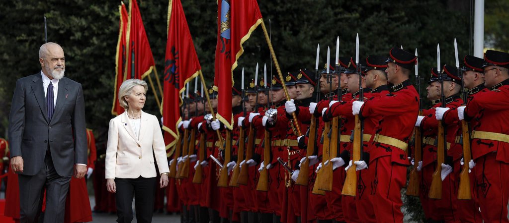 Albanien am Scheideweg 