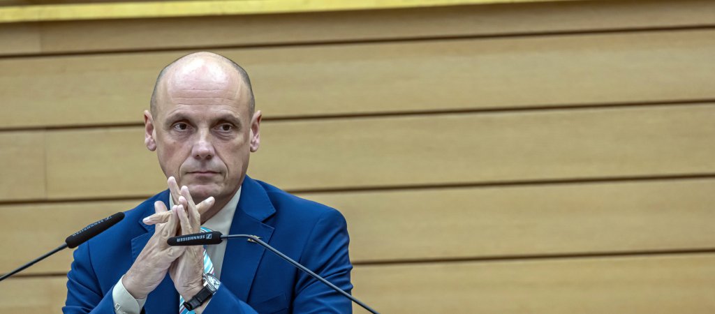 Landtag: Daniel Born stimmt erneut bei AfD-Nominierung ab