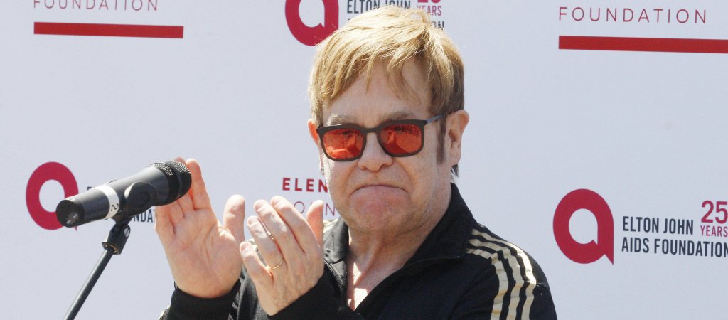 Elton John ist stinksauer 
