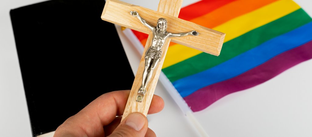 Gottesdienst mit Pride-Flagge