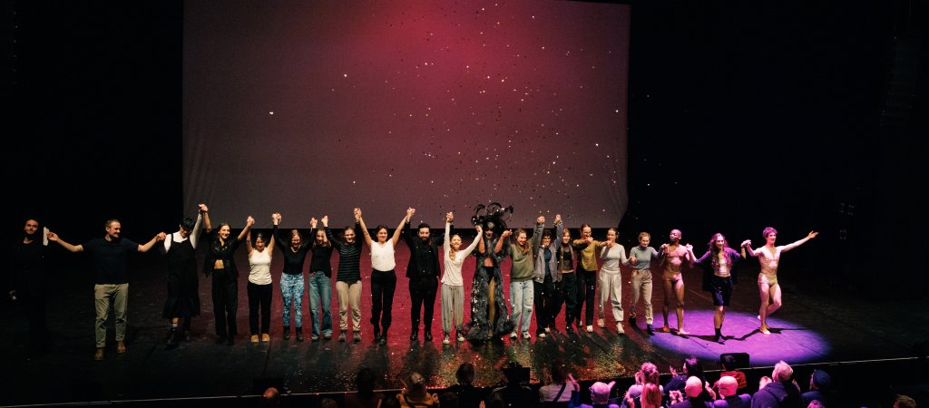 © felix grunschloss