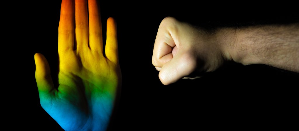 Italien: Busfahrer stoppt homofeindliche Attacke