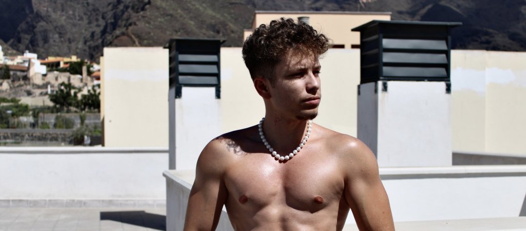 Attacke auf Joe De La Torre