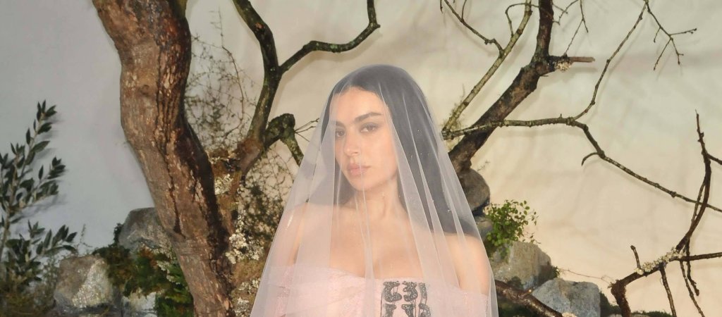 „Wuthering Heights": Filmstart und Musik von Charli XCX