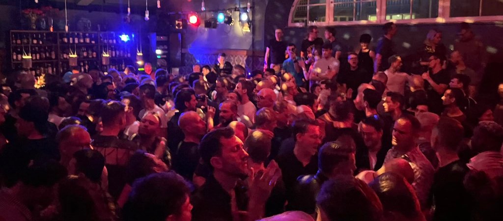 DARE! bringt 80s Vibes 