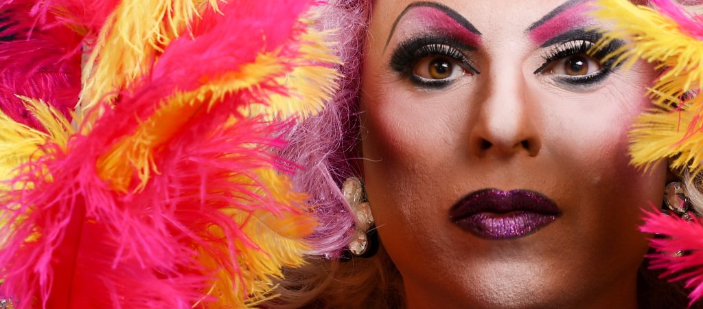 Drag-Queen Gina de l'Amoure