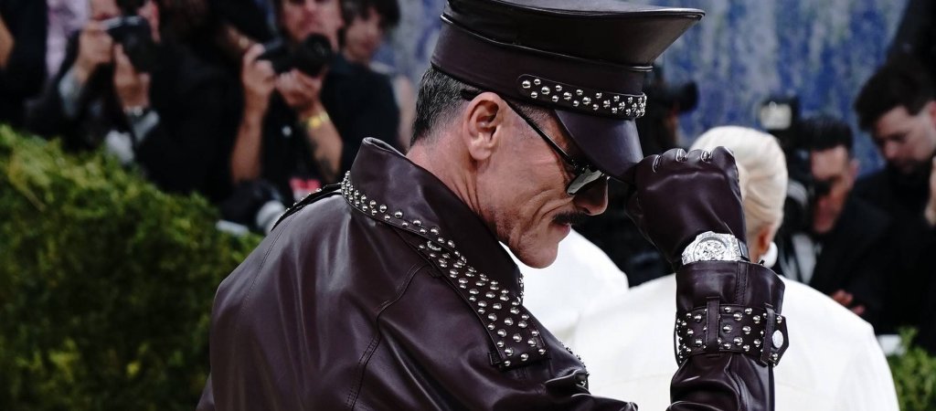 Luke Evans setzt Lederstatement bei Met Gala