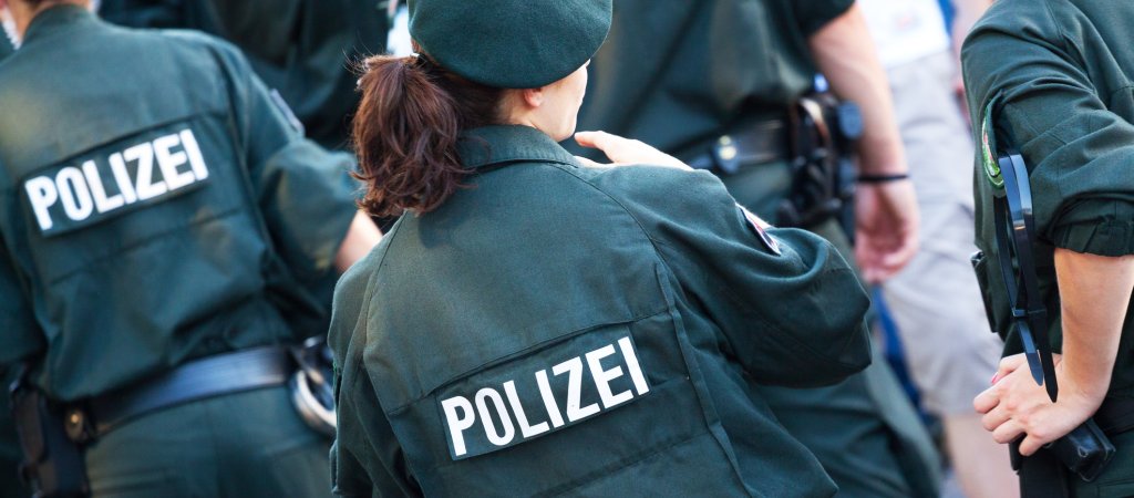 NRW: Neonazi-Wohnungen nach CSD-Angriffen durchsucht