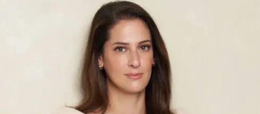 Elle Kennedys „Off Campus“ wegen Lesbenfeindlichkeit kritisiert
