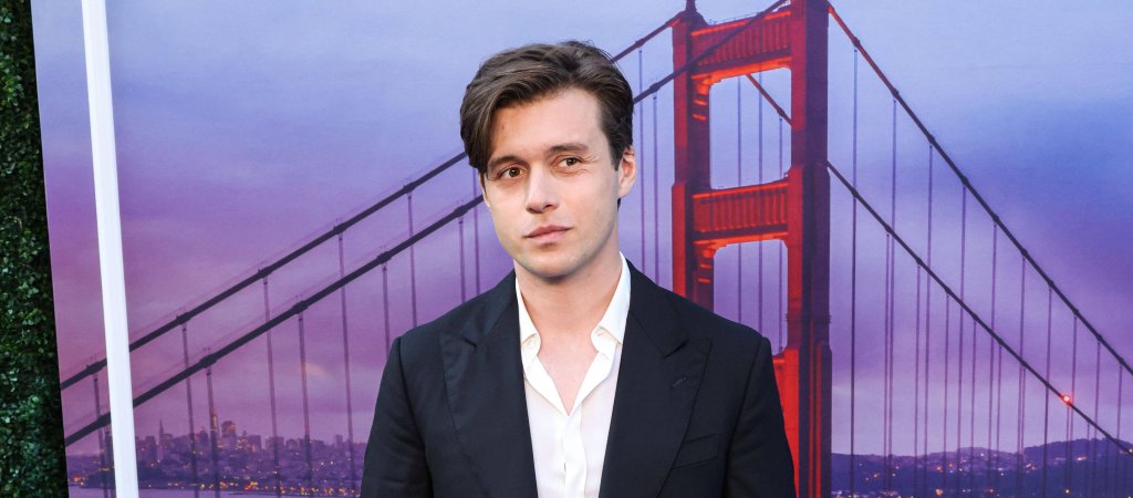 Nick Robinsons Nacktszene macht Netflix-Romcom zum Hit