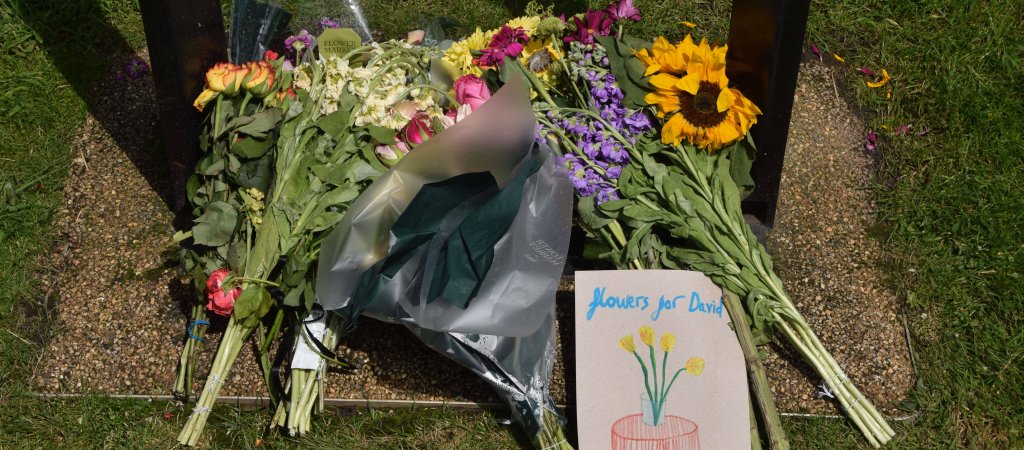 Hockney-Beerdigung im engsten Kreis